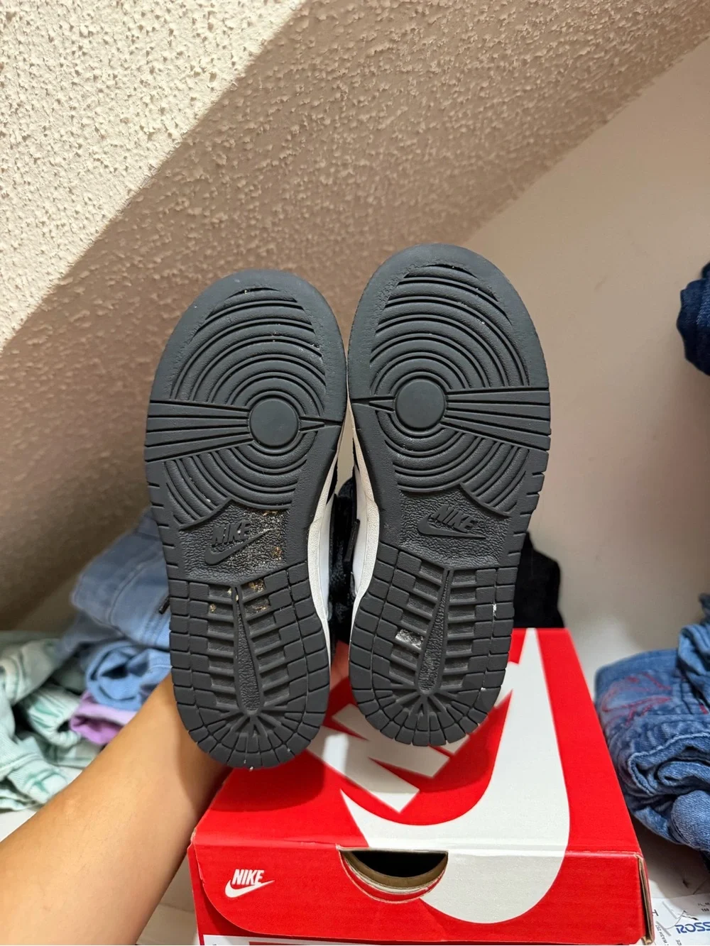Nike youth low